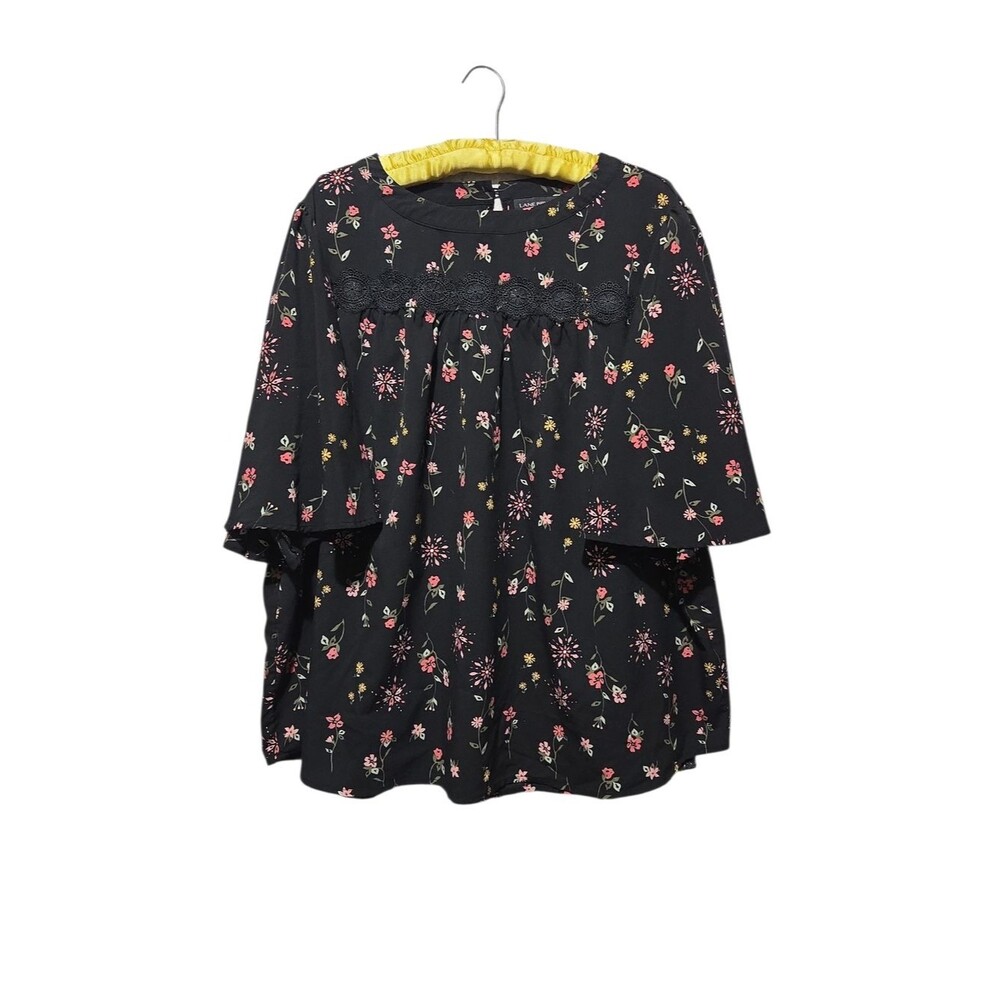 LANE BRYANT Moroccan Dark Floral Lace Trim Bell Sleeve Flowy Boho Top Plus Sz 22